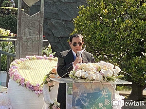 被家屬罵「滾蛋」 馬英九揮手致意:面對228家屬要將心比心
