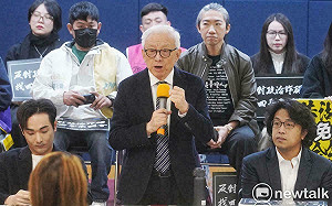 曹興誠自曝他過去是國民黨 批藍將中華民國當成過去式、要驅除紅色走狗