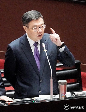 卓榮泰赴立院罕見不受訪 回北市自辦「班班有鮮奶」:很好