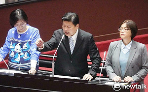 傅崐萁「聯合質詢」她們在旁站45分 綠酸：花蓮王當慣把女立委當花瓶？ 