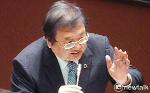 稱護理師薪資7萬挨轟灌水 衛福部長撇清：這是醫院報出來