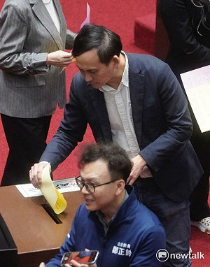 葉元之辦公室遭北市勞檢!律師點兩大違法事由:從慣老闆上升到蔣市府認證