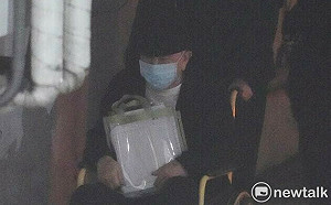 律師稱沈慶京手銬腳鐐重達20公斤?法官:不可對國家機關這樣指控
