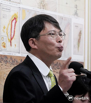 黃國昌質詢播「偵訊音檔」後又稱是示範帶  律師批:低劣不入流 別丟盡律師的臉