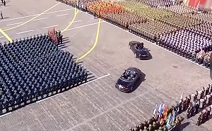 (影) 俄羅斯紅場閱兵開始！俄防長檢閱 軍隊昂首挺胸高喊「烏拉！」