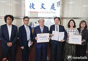 綠黨團提總預算案、財劃法釋憲 柯建銘:若違憲、台電1千億元即已撥補
