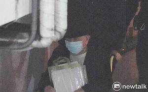沈慶京出庭廔管出血送醫:爆昨天也曾送急診、眼睛突看不到