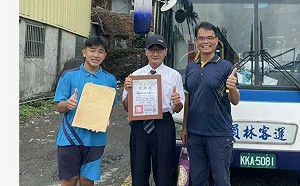 會考公車情！偏鄉國中生夜讀「恰巧」都能趕上末班公車 原來司機這樣做......