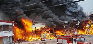 烏僅1無人機轟俄火藥庫發生3次大殉爆！ 坦波夫200多種彈藥全炸了 火光沖天