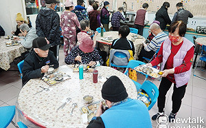 衛福部不挺「長照保險」、稱發「照顧津貼」恐將造成「女性刻板印象」