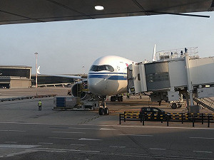 (影)機長在閒聊、副駕駛誤聽指令! 中航與順豐俄上空險撞 錄音曝離譜操作 全靠「它」搶救