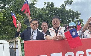 (影)童子賢爆賑災被恐嚇要轉一手  律師籲査捐款流向 傅崐萁踹共別躲新聞稿後面