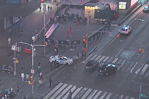 紐約時報廣場驚傳槍響、3人中彈!遊客尖叫逃竄 17歲槍手被逮