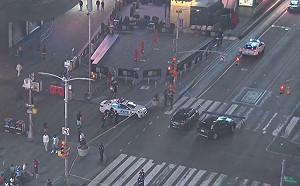 紐約時報廣場驚傳槍響、3人中彈！遊客尖叫逃竄 17歲槍手被逮