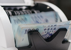 國內13家金控前七月賺逾3,000億 含「金」量高台股ETF吸人氣