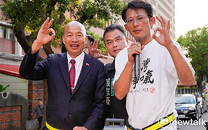 籲投下核三公投同意票！韓國瑜合體黃國昌一起車掃