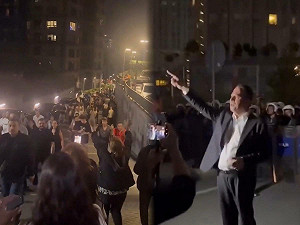 (影) 土耳其暴動! 前總統候選人遭拔樁引爆社會動盪 16歲少年槍殺2警