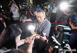 民調:一年過去對柯文哲好感者微增百萬人、民眾黨支持度1成4