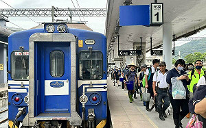 大批「鏟子超人」進入花蓮「光復」家園 蔡英文：展現台灣最美風景