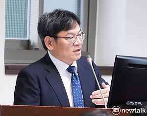 羅唯仁疑帶走台積電機密去英特爾？ 國發會主委曝：他一年多前已調離核心職務