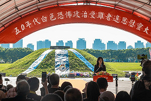 鄭麗文拜匪諜吳石爭議後  洪智坤：她超越洪秀柱、趕上馬英九  快成為兩岸淘寶第一人