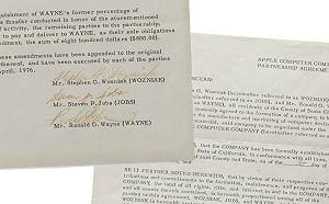 估上看400萬美元！含賈伯斯等3名創辦人親筆簽名 蘋果1976年創辦文件將拍賣