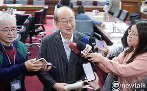 拜託柯文哲無效、國防預算付委照被擋  柯建銘：好事多磨