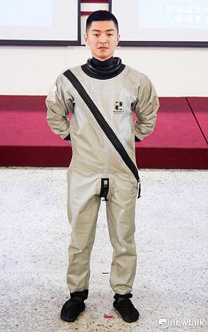 戰鬥機防寒衣OTS-600型到了  空軍：3月底全部配發 