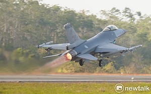 圖輯》空軍第四聯隊春節戰備操演　F-16V六分鐘緊急起飛