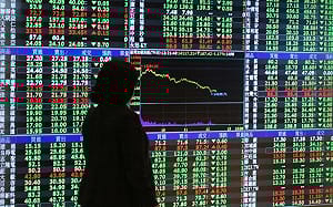 美以突襲伊朗、台股周ㄧ不妙？ 阮慕驊曝4原因影響：修正並非壞事