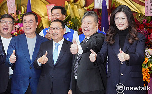 侯友宜、鄭麗文同場拉抬  讚李四川「最棒的接棒者」