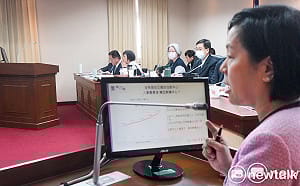 李貞秀質疑恐再現「空氣質詢」　顧立雄回應：依行政院指示辦理