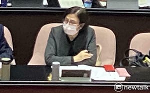 楊珍妮又臨時缺席立院 白委諷：我不能霸凌不讓妳請病假　