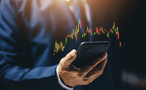 別人恐慌我貪婪  鉅亨買基金：三月基金申購爆量創新高