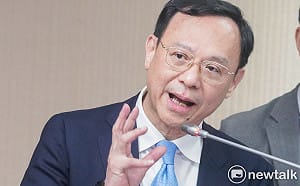 柯文哲深夜闖護理站惹議！石崇良批「不良示範」：增加醫療負擔