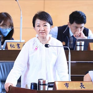 太扯了，你市長欵！？議員質疑中捷藍線等建設跳票  盧秀燕竟反問：這4年妳爭取了什麼建設？