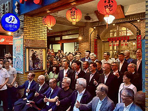 老AI的春天！台股早盤強彈逾千點 「兆元宴」大廠緯創、宏碁、華碩漲停