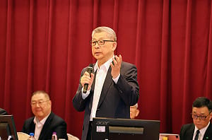 國泰金股東會》通過配息3.5元 蔡宏圖：不考慮發紀念品 盡力拚提高股利