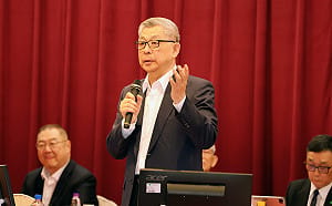 國泰金股東會》通過配息3.5元 蔡宏圖：不考慮發紀念品 盡力拚提高股利