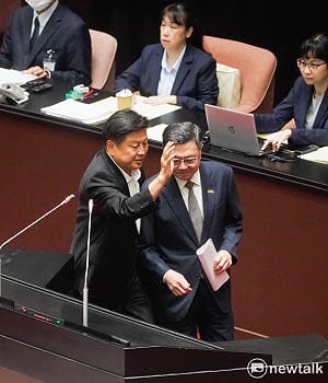 致癌油風暴  卓榮泰連說4次「聽清楚」：「應再考慮」是第二層能不能公告