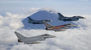 超視距狠差20年！日本拿蘇-30MKI模擬殲-16戰機 恐嚴重誤判共軍空中戰力