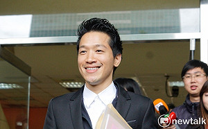 總統府承認「棄單」說 怒轟盧秀燕：殺人、放火、出來喊救人的都是你