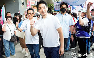 兒獲交換生挨批特權！蔣萬安當年推甄政大也遭疑：經公開甄選