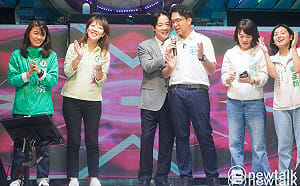 輔選拚了! 賴清德罕見開金嗓嗨唱　蔣萬安、沈伯洋、蘇巧慧意外同框