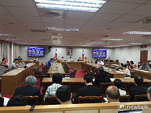 立院改裝 柯建銘批「法庭化」怪怪的