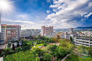 清貧生辦休學還得先繳1.8萬元 與外婆「道別」後墜樓輕生  校方這麼說.....