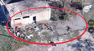 (影)「刺鐵絲網大屠殺」！俄軍在新托列茨克損失慘重 屍體散落防禦工事間