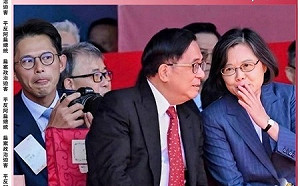 陳水扁貼圖發問了：黃國昌真的有在偷聽拍？