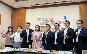 初選擺一邊!邱議瑩號召高雄綠委喊:重修財劃法、補正藍營漏洞