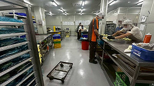 炎亞綸「梨花酥」中秋熱銷卻遭爆標示不符！衛生局揪3缺失：限期改善